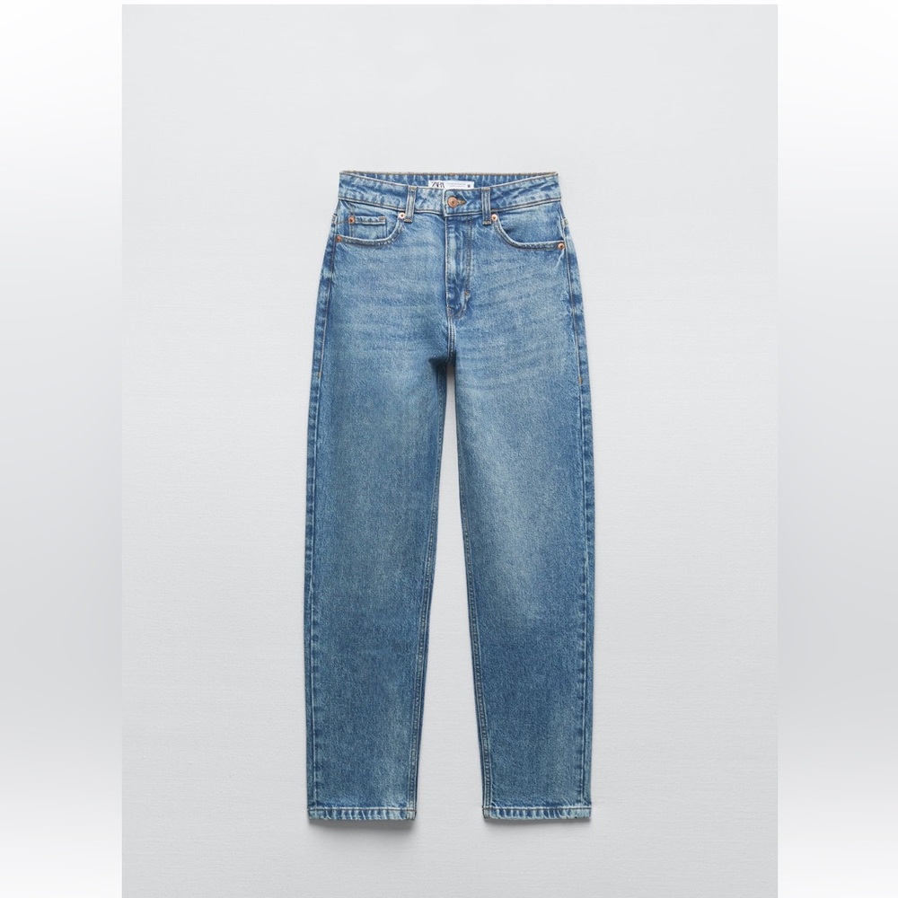 Zara high waisted mom fit jeans size 28(US6)